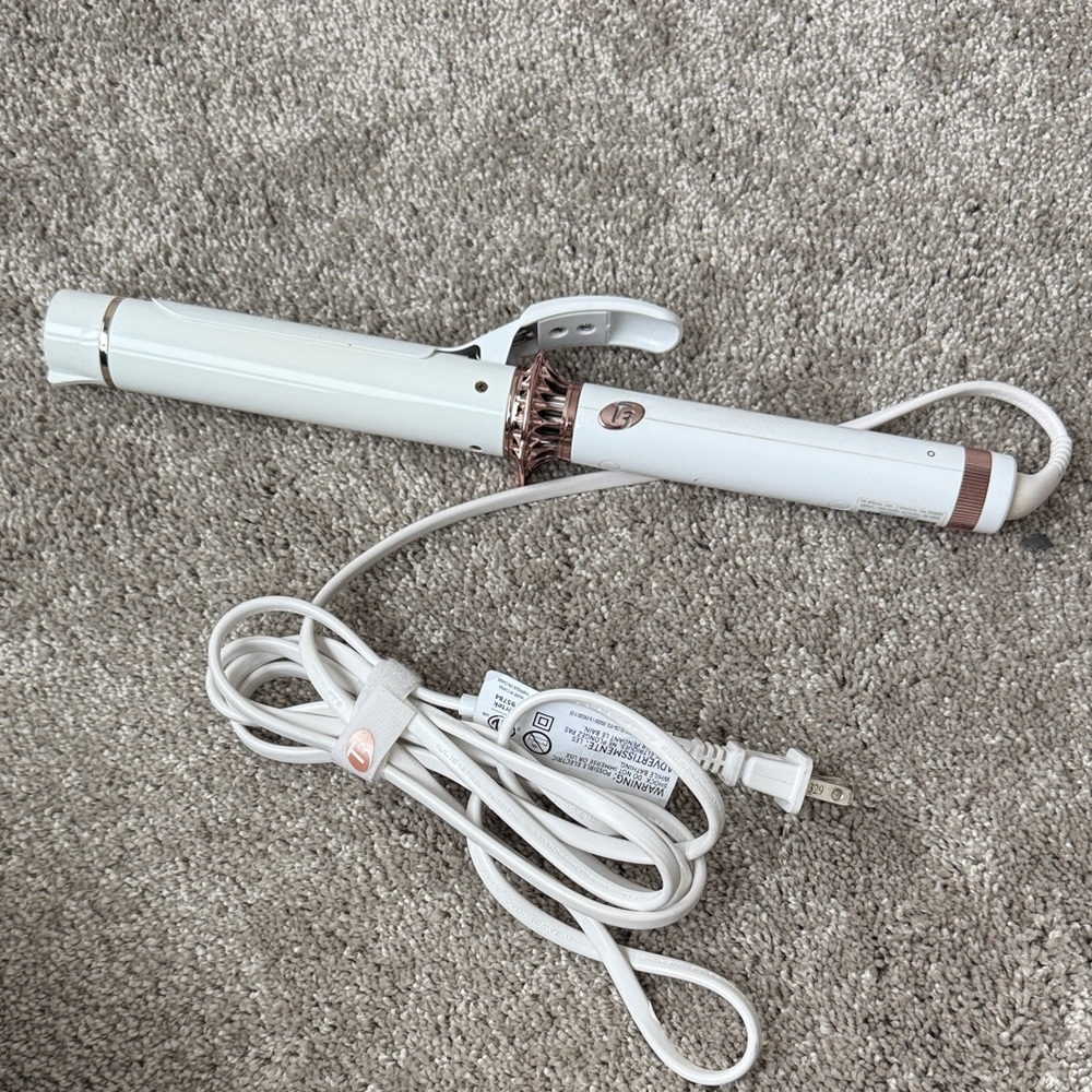 T3 White and Rose Gold 1" Curling Iron